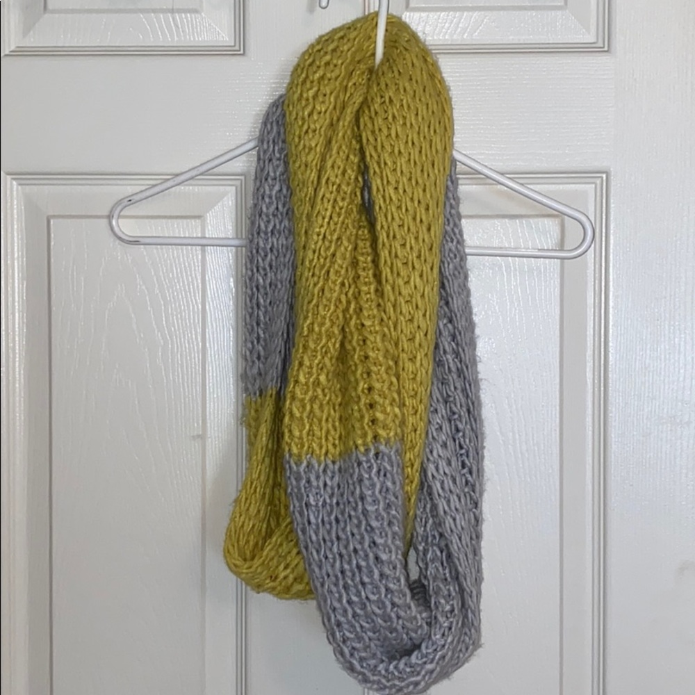 grey/burnt yellow scarf